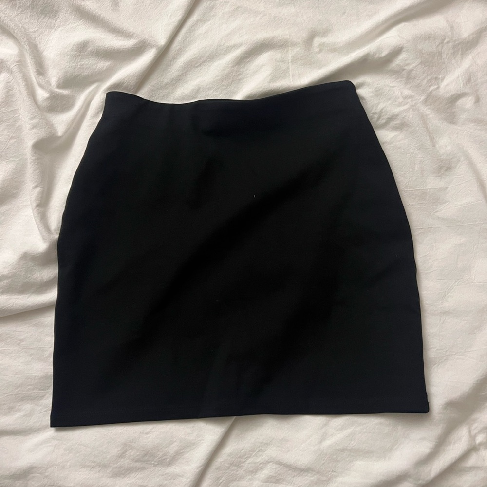 Aritzia Elegant Black Women's pencil Skirt